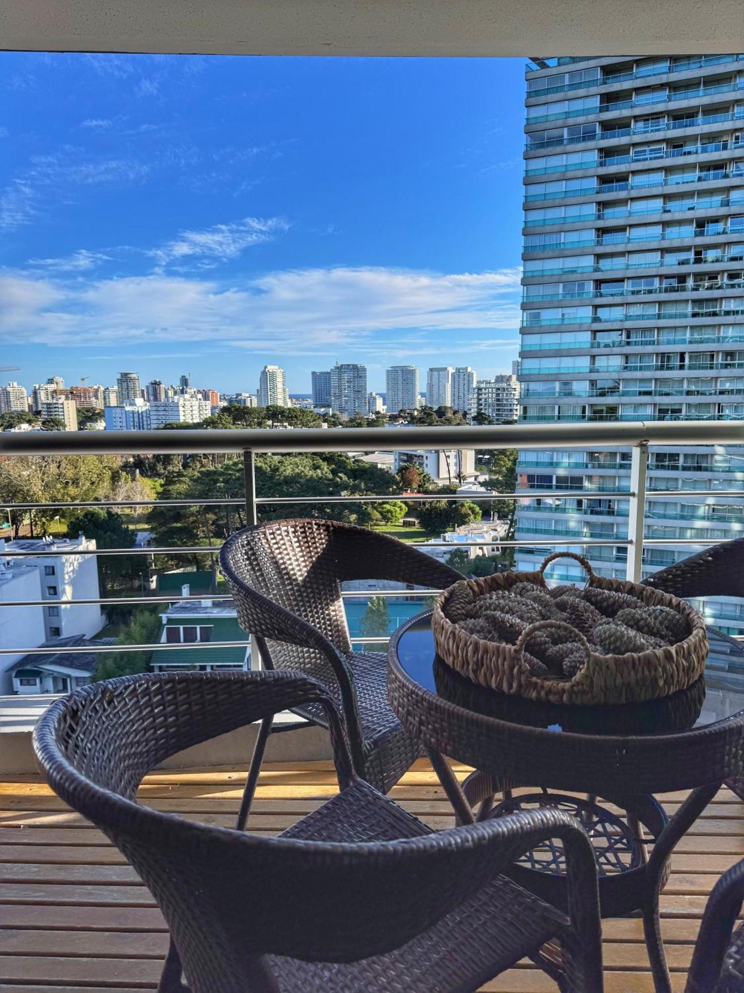 Apartamentos Torre Tressesenta Punta del Este Chambre photo